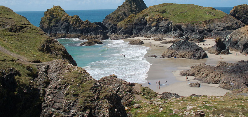 Photo by Andy Wright from Sheffield, UK (Kynance Cove  Uploaded by Kurpfalzbilder.de) [CC BY 2.0 (http://creativecommons.org/licenses/by/2.0)], via Wikimedia Commons