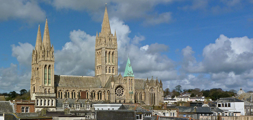 Photo By Tim Green (Flickr: Truro Cathedral) [CC BY 2.0 (http://creativecommons.org/licenses/by/2.0)], via Wikimedia Commons